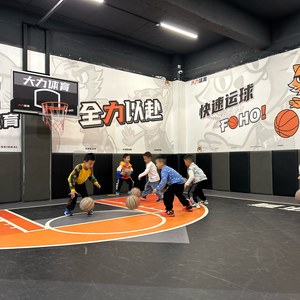  如何找到提供智能场馆设施的篮球训练营：全面指南